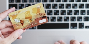 Cara Menggunakan Kartu Kredit BCA dan Mandiri Pertama Kali dan Tips Biar Nggak Berhutang