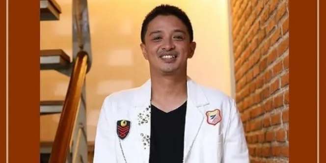 7 Potret Terbaru Eza Yayang, Bintang Sinetron Tukang Ojek Pengkolan yang Viral Banget!