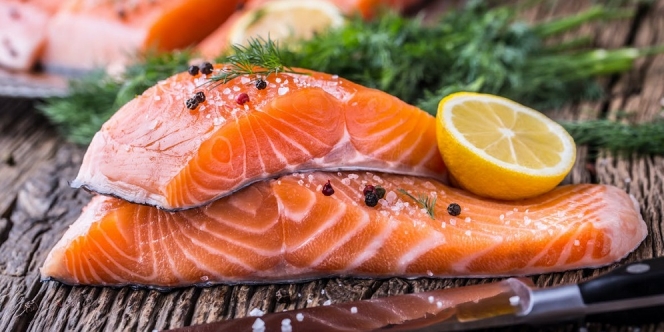 Daging Salmon Berwarna Cerah Merona Ternyata Gunakan Pewarna Buatan loh, Ada yang Sintetis!