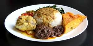 Punya Tampilan Hampir Mirip, Ternyata Ini Perbedaan Nasi Kapau dengan Nasi Padang