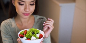Makan Makanan Mentah Sebenarnya Sehat Nggak Sih?