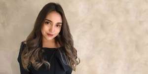 Disindir Netizen Soal Agama, Salmafina Beri Jawaban Menohok yang Tak Kalah Pedas!