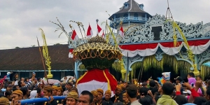 7 Ragam Tradisi Maulid Nabi di Indonesia yang Unik dan Syarat Makna Filosofis