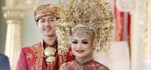 7 Tradisi Adat Pernikahan Termahal yang Ada di Indonesia, Maharnya Bisa Miliaran!