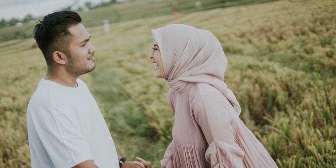 Rayakan Anniversary, Mimpi Kesha Ratuliu Akhirnya Diwujudkan Oleh Calon Suami