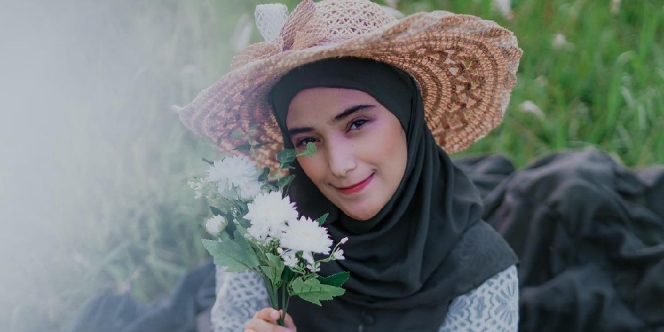 Cantik Baget, Potret Nadya Mustika Bernuansa Bunga Ini Bak Putri di Negeri Dongeng!