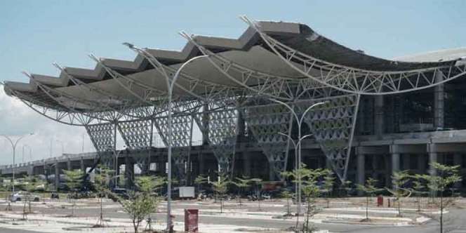 Sepi Penerbangan, Bandara Kertajati Jadi Tempat Foto Pre-Wedding