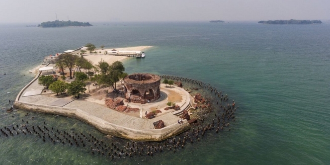 Jadi Tempat Wisata, 7 Pulau di Indonesia Ini Ternyata Terkenal Angker