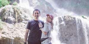 10 Potret Mesra Ayu Dewi dan Regi Datau Liburan di Sumba, Mesra Banget Kayak ABG!