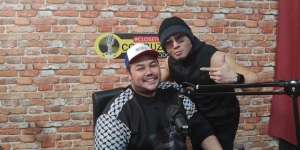Ivan Gunawan Unggah Foto Deddy Corbuzier dengan Rambut Pirang, Cocok Gak?
