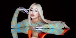 Lirik Lagu My Head & My Heart - Ava Max