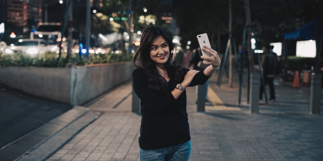 Cekrek Sana-sini, Berikut 5 Smartphone Untuk Kamu yang Hobi Selfie