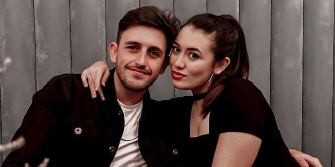 Resmi Pacaran, Ini 7 Potret Mesra Amanda Gonzales dan Ladislao Camara yang Bikin Jomblo Iri!