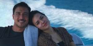 Foto Bareng Hamish Daud, Ekspresi Raisa Ini Jadi Sorotan!