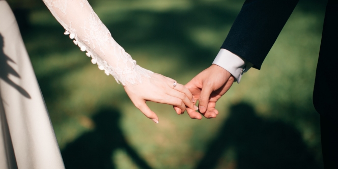 Gak Cuma karena Cinta, 6 Alasan Menikah Ini Sering Kamu Dengar Terjadi di Sekitarmu
