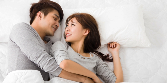 7 Posisi Bercinta yang Mudah Dilakukan untuk Pemula, Pasangan Baru Wajib Tahu nih!