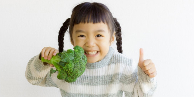 Anak Gak Suka Sayur? Ini 5 Tips Membiasakan Mereka Makan Sehat
