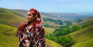 Makin Cantik, Ini Potret Ashanty Pakai Baju Khas Sumba yang Menawan