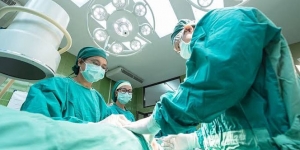 Kenapa Ya Dokter Pakai Baju Warna Hijau Saat Operasi?