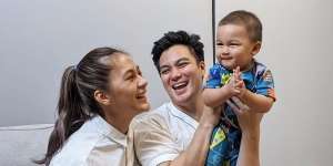 Baim Wong dan Paula Berendam di Kolam Renang Cokelat, Ekspresi Kiano Bikin Ngakak!