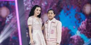 Gaya Rambut Sarwendah dan Betrand Peto Abis Konser Ini Bikin Netizen Gemes