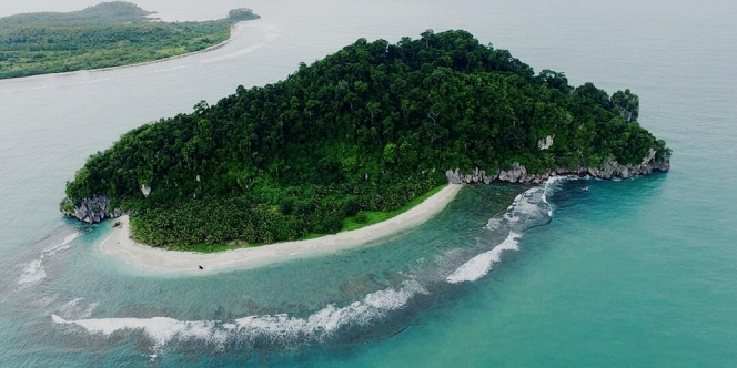 Eksotisme Keindahan Pulau Kluang, Surganya Para Traveler di Aceh Jaya
