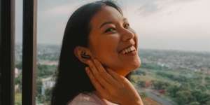 Main Film Lagi, ini 9 Potret Penyanyi Indie Danilla Riyadi yang Makin Memesona