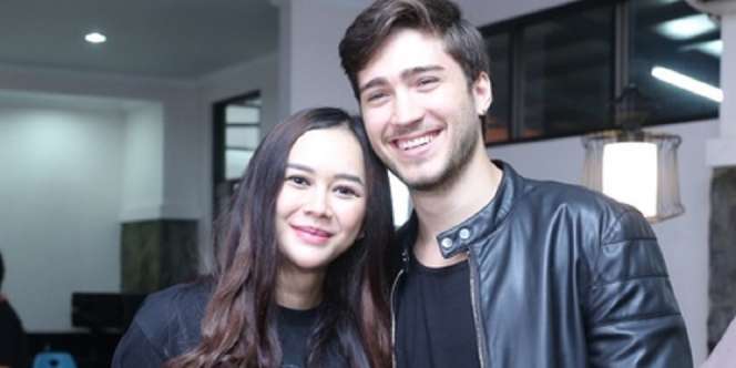 Resmi Gugat Cerai, Ini Sederet Potret Kenangan Aura Kasih dan Eryck Amaral
