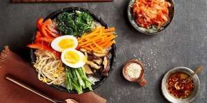 Cara Membuat Bibimbap Sederhana tanpa Gochujang, Mudah dan Hemat