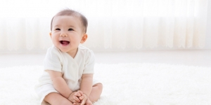 Beberapa Tanda Bayi dalam Masa Tumbuh Gigi yang Perlu Mom Ketahui