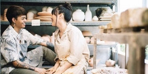 Bak Drama Korea, Ini 8 Potret Romantis Reza Arap dan Wendy Walters saat Buat Keramik Bareng