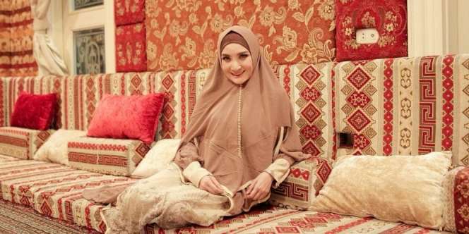 Niat Berhijrah, Ini 10 Potret Pesona Kiki Amalia Pakai Hijab yang Bikin Hati Adem