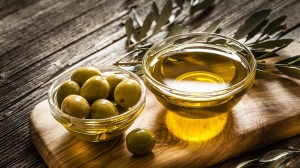 14 Manfaat Extra Virgin Olive Oil untuk Kesehatan dan Kecantikan Kulit Wajah