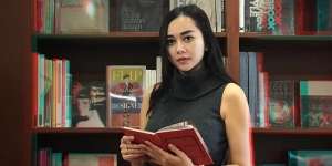 Aura Kasih Ungkap Penyebab Gendang Telinganya Bocor Hingga Harus Jalani Operasi 
