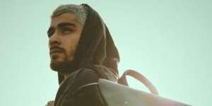 Zayn Malik Sebarkan Nomor Telepon, Fans Menggila Panggilannya Dijawab Sang Idola