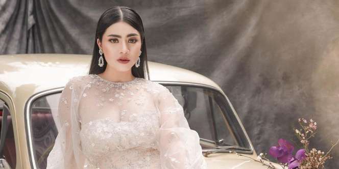10 Potret Cantik Penuh Pesona Felicya Angelista Mengenakan Gaun Glamour yang Memukau