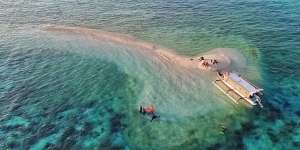 Pulau Moyo, Destinasi Ekslusif di Sumbawa