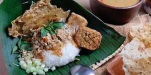 5 Ragam Nasi Pecel yang Populer di Indonesia