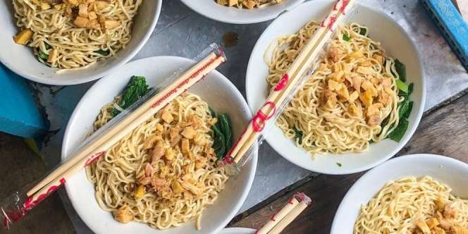 Yuk Cobain 5 Warung Mie Ayam Paling Laris di Jogja, Rasanya Bikin Lidah Bergoyang!