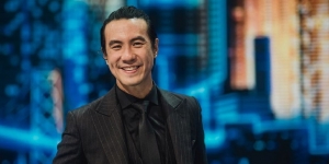 Bikin Haru, Daniel Mananta Berpamitan di Atas Panggung Indonesian Idol