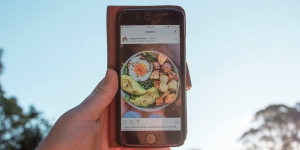 Tentang Makanan Online, Mulai dari Cara Pemesanan, Bisnis dan Tips Penjualannya