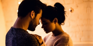 6 Trik Simpel Bikin Sesi Bercinta Jadi Lebih Romantis, Pasutri Wajib Tahu nih!