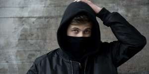Lirik Lagu Alone - Alan Walker