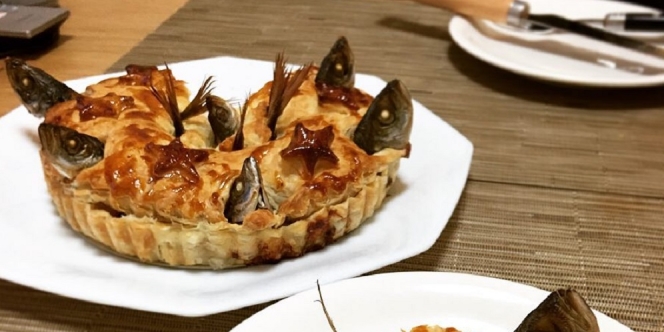 Mencicipi Stargazy Pie, Pai Unik dengan Topping Kepala Ikan
