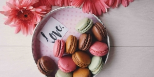 Ga Cuma Cokelat, Ini 8 Makanan yang Bisa Kamu Berikan ke Pasangan Saat Valentine