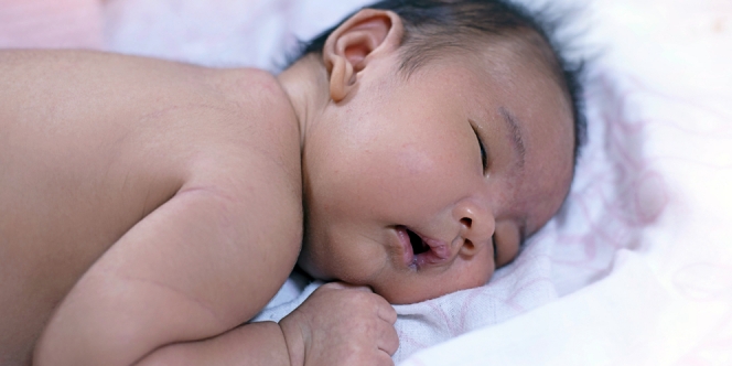 Kenapa sih Bibir Bayi yang Baru Lahir Terlihat Pecah-pecah?