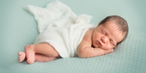 80 Arti Nama Bayi Laki-Laki Modern dari A sampai Z, Bijak dan Kekinian