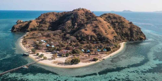 Pulau Kanawa, Mutiara Kecil di NTT yang Nggak Kalah Eksotis dengan Labuan Bajo!