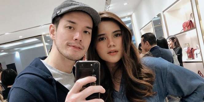 Ini 7 Potret Maternity Shoot Audi Marissa dan Suami Pakai Warna Kontras yang Kece Banget!