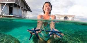Bikin Merem Melek, Ini 10 Potret Memesona Ratu Felisha Kenakan Swimsuit